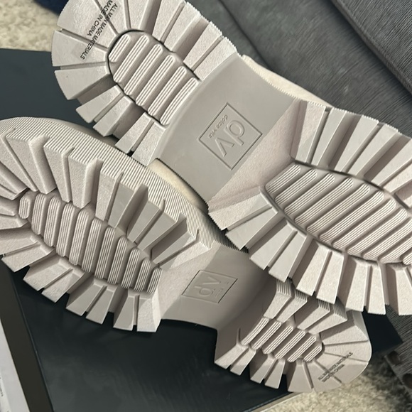 Dolce Vita Chelsea Boots Garden Stone NEW — various sizes - Picture 6 of 7